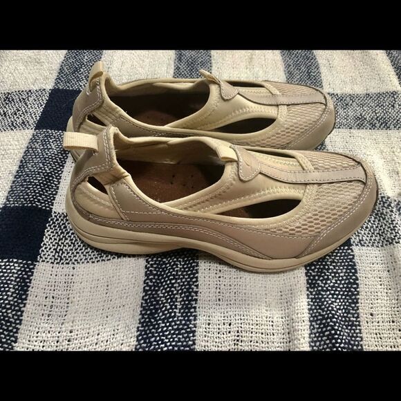 Nice comfortable shoes by EasySpirit size 6 - Picture 2 of 4